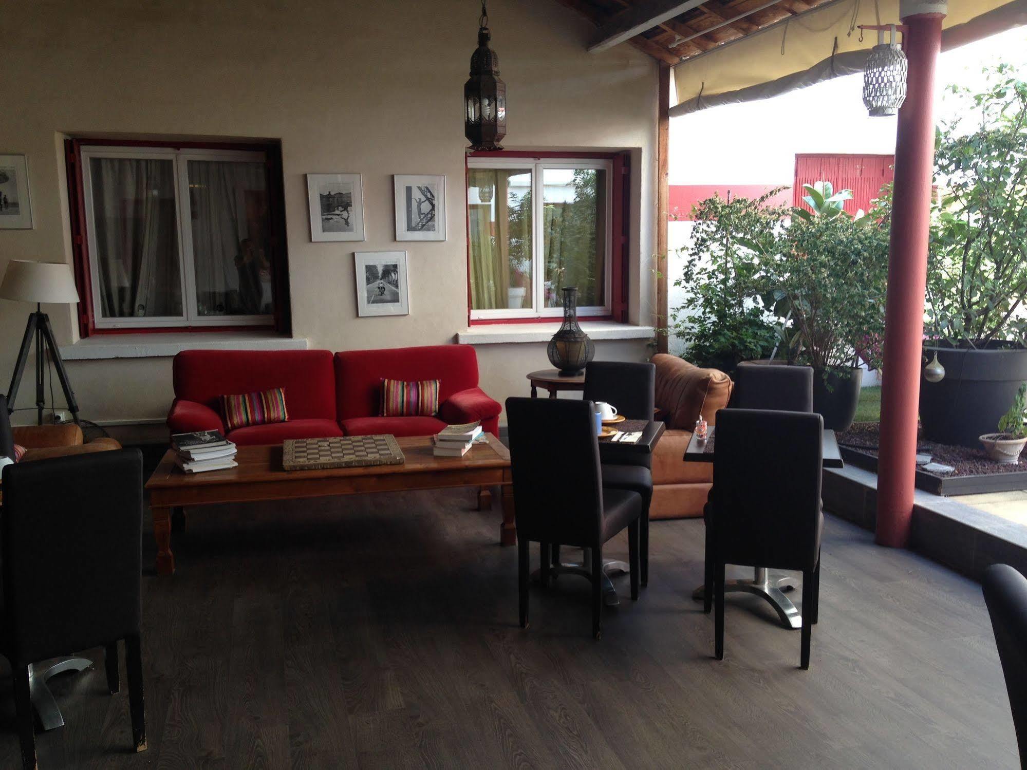 Hotel Cote Patio Nîmes Eksteriør billede